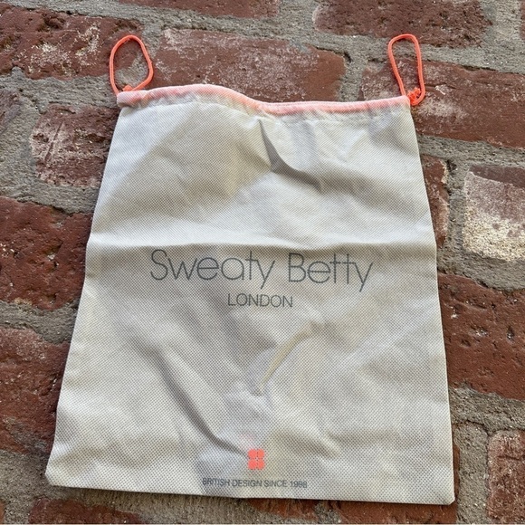 SWEATY BETTY LONDON 12" x 14" Grey Drawstring Dust Gym/Shoe Bag Exercise Yoga - Picture 1 of 10